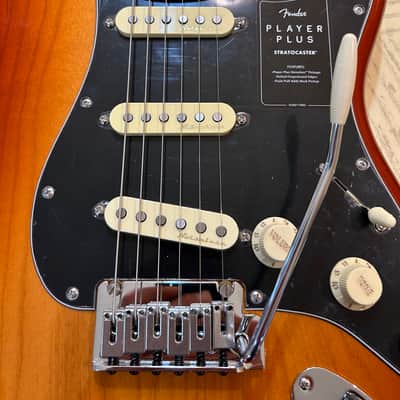 Fender Player Plus 2020’s - Sienna Sunburst with 75th Anniversary Maple Neck image 4