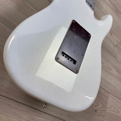 Fender American Ultra Stratocaster Left-Hand Guitar, Rosewood Fingerboard, Arctic Pearl image 19