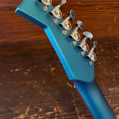DiPinto Quark 6 Echo Killer 2026 - Metallic blue grain image 8
