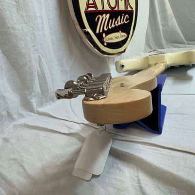 Fender Eric Clapton Stratocaster Guitar with Case 2021 - Olympic White / Maple neck image 23