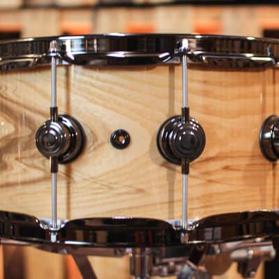 DW 6.5x14 Collector's Maple HVLT Olive Ash Burl Snare Drum - SO#1315770 image 3