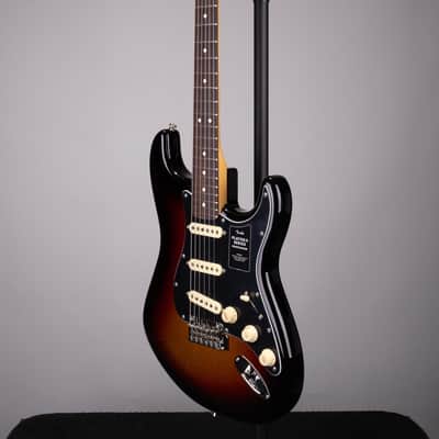 Fender Player II Stratocaster Electric Guitar - Limited-edition Sparkle 3-color Sunburst image 5