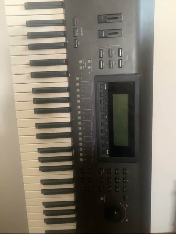 Yamaha W5 2000 - Keyboard image 1
