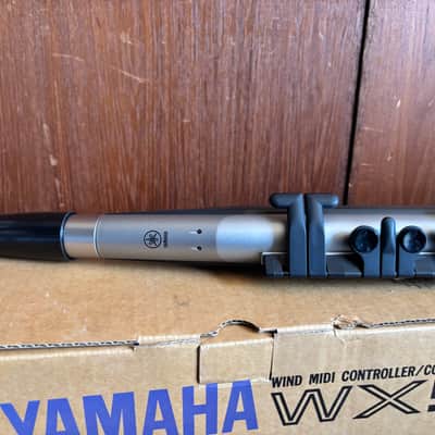 Immagine Yamaha WX5 Wind MIDI Controller w/ box, soft case, connect cable - 4