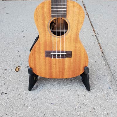 Teton TC003E Mahogany Concert Ukulele  w/Electronics Natural image 1