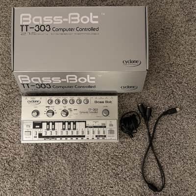 Cyclone Analogic TT-303 Bass Bot V1 2014 - Silver image 5
