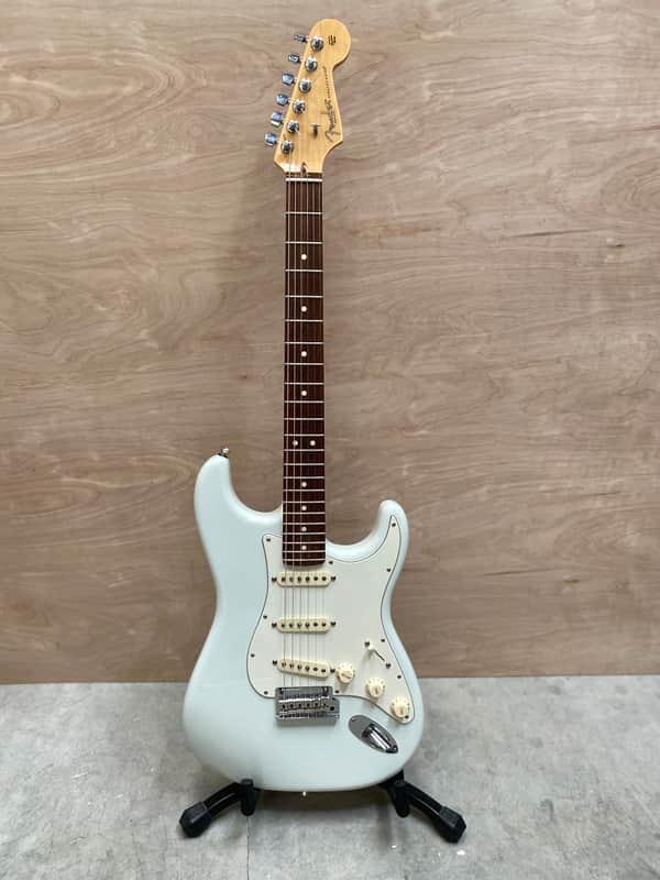 2012 Fender American Standard Stratocaster with Rosewood Fretboard Olympic White
