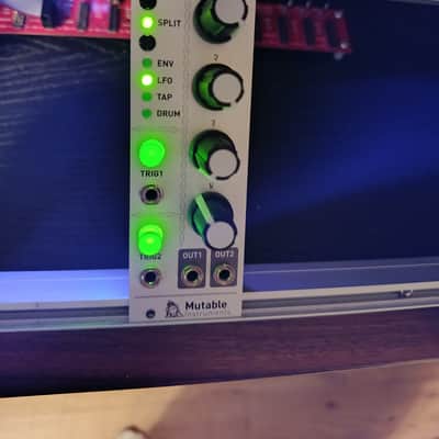 Mutable Instruments Peaks clone with factory panel image 3