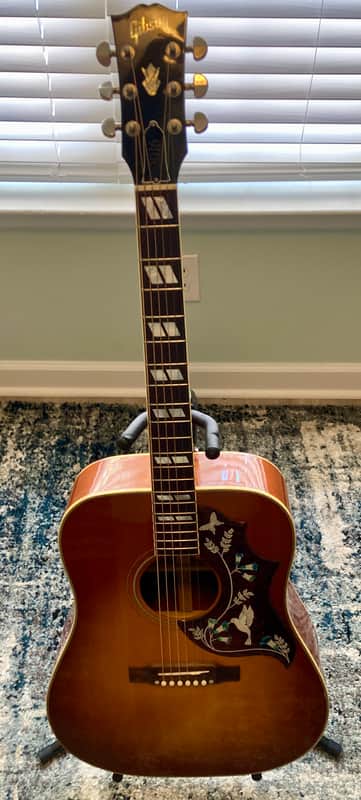 59% Off Gibson Hummingbird 2016 - $899.00