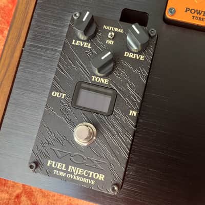 VOX VE-EXHB loaded pedalboard with 5 VOX effect pedals from the new fancy Valvenergy series with ,,Nutube" technology* Tube overdrive/Tube booster/Tube preamp EQ/Tube compressor/Tuner pedal*very rare board/was for VOX dealers only*list price 1199€ image 8