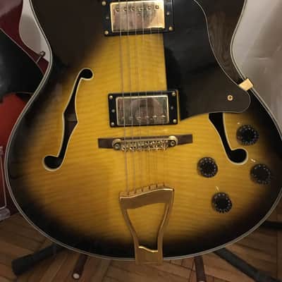 Johnson Hollowbody Electric Guitar 2000 Light Sunburst image 2