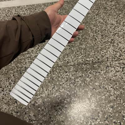 Round stainless steel 22 frets White gloss finish Maple guitar neck 25.5inch hole 10mm tele image 1