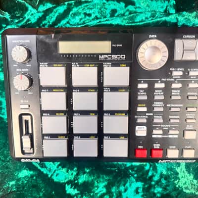 Akai MPC500 Music Production Center 2006 - 2013 - Black