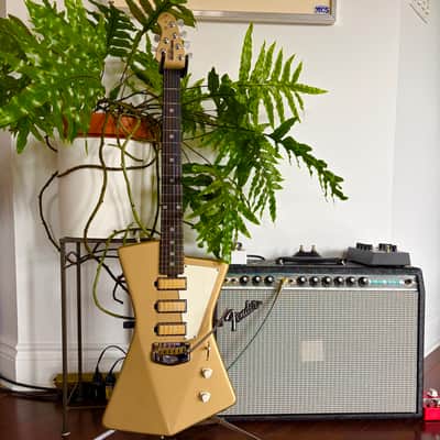 Ernie Ball Music Man St. Vincent Goldie