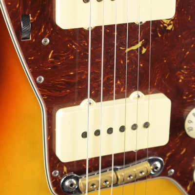 Mint Fender 1967 Jazzmaster DLX Closet Classic 3-Color Sunburst 3A Rosewood Fingerboard image 3