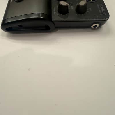 L.R. Baggs Stadium Electric Bass DI Direct Box Preamp Guitar Effect Pedal image 5