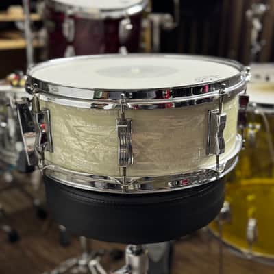 Ludwig Jazz Fest 14” x 5” Snare Drum  50’s - 60’s  - White Marine Pearl Trans Badge image 5