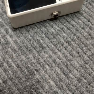Donner DT Deluxe Tuner Pedal White image 3