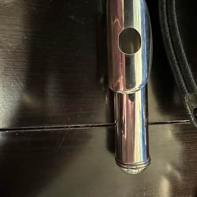 Armstrong 104 flute with curved headjoint image 4
