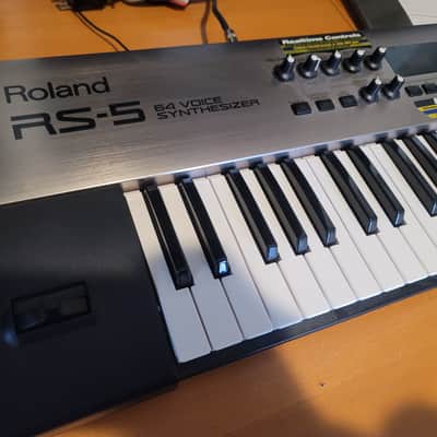 Roland RS-5 64 Voice Synthesizer