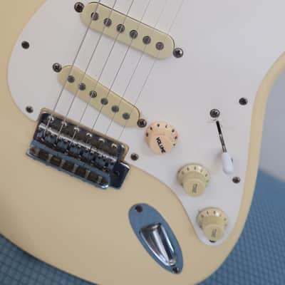 Vintage 1990s 1992 Squier by Fender Made in Korea MIK Standard Stratocaster Guitar White Cream image 4