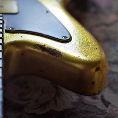 American Fender Jazzmaster Relic  Custom  Nitro Gold Sparkle G&G Case image 2
