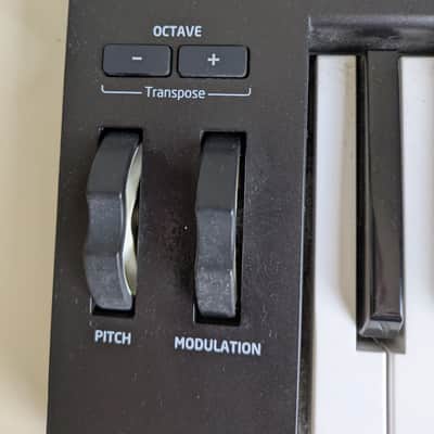 Novation Launchkey 25 MKII MIDI Keyboard Controller 2015 - 2020 - Black image 6