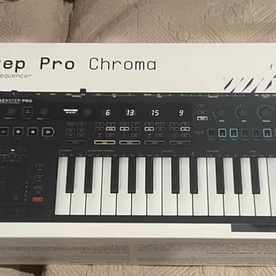Arturia Keystep Pro Chroma 37-Key MIDI Controller 2024 - Present - Black image 4