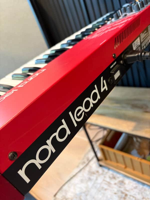 【美品】Clavia Nord Lead 4 シンセサイザー 49鍵 Nord Lead 4 49-Key 20-Voice Polyphonic Synthesizer | Reverb