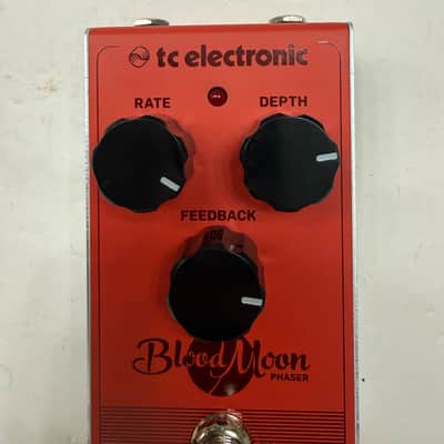 TC Electronic Blood Moon Phaser Phase Shifter True Bypass Guitar Effect Pedal image 2