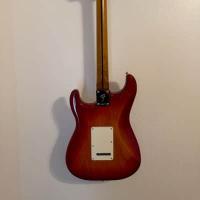Fender Player II Stratocaster HSS 2024 - Aged Cherry Burst, Chambered Body image 2