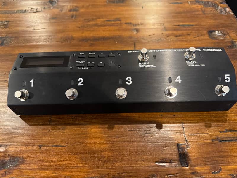 Boss ES-5 Effects Switching System