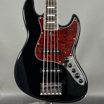Sire Marcus Miller V7 5-String Bass - Black image 9