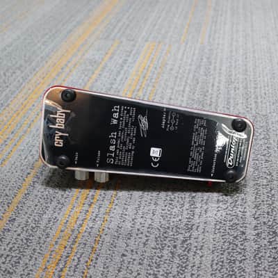 Dunlop Dunlop Slash Signature Cry Baby Wah - Red image 8