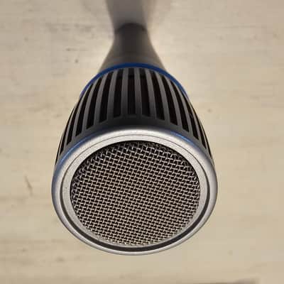 Shure Beta 57 Microphone image 4