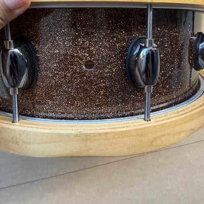 Dunnett Classic StereoPly 4-Ply Maple/Poplar Snare Drum w/ Wood Hoops Gold Sparkle 14x5'' image 9