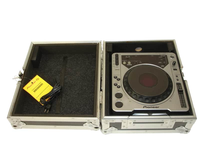 Pioneer DJ CDJ-800 Digital CD Deck Player w/ Road Case image 1