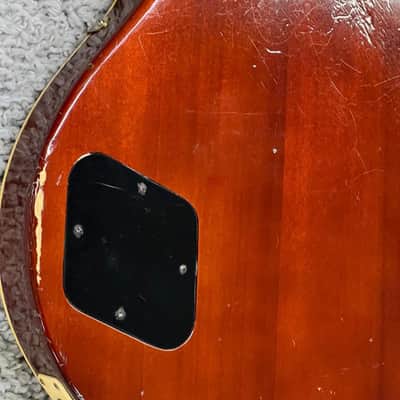 Univox - MIJ "Gimme Lawsuit" Les Paul Style - Sunburst - with HSC image 6