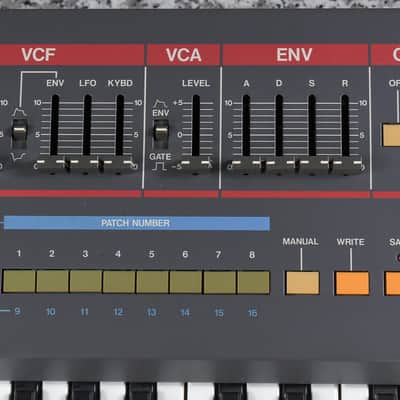 Roland JUNO-106 Programmable Polyphonic Synthesizer in Very Good condition image 7