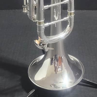 Bach Stradivarius 37 Bell Trumpet, 1 Mouthpiece &2 handle hardwood case & Key 1975-1979 - Silver plated image 18