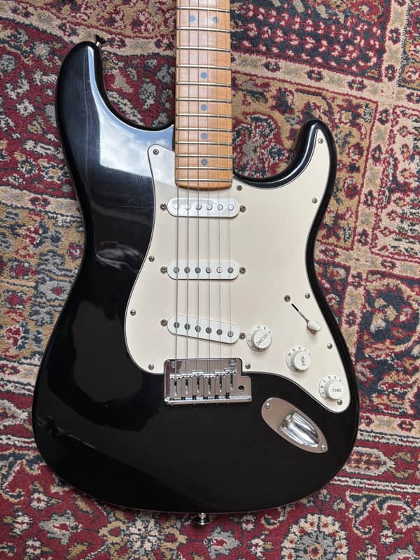 Fender Stratocaster 2003 - Black image 1