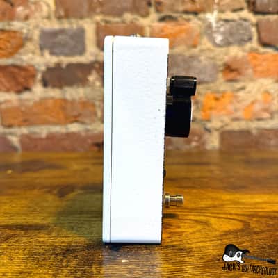 Chimera Mechanical Black Wall Octave Fuzz Pedal (*NEW* - Navy Sparkle/White) image 4