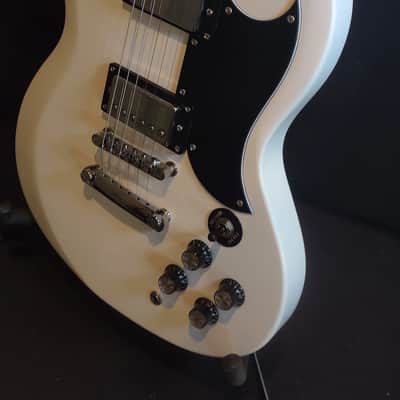 Leo Jaymz- Gloss White Double Cut Guitar/ Free Shipping/Fully set up/ Outstanding Value image 2