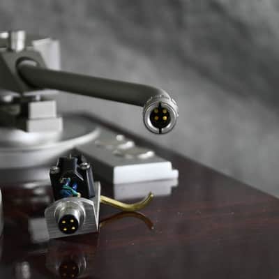 Denon DP-67L Direct Drive Record Player Turntable in Good Condition. image 11