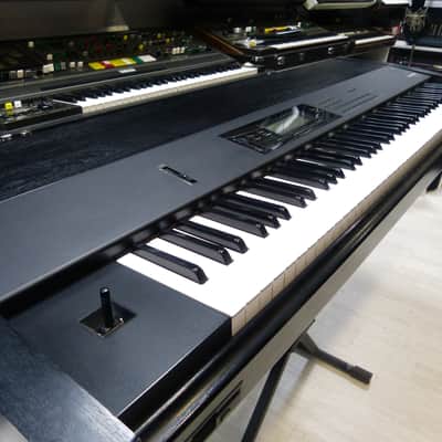 Korg T1 Workstation 88 weighted keys image 1