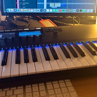 Native Instruments Komplete Kontrol S61 Mk2 2010s - Black image 3