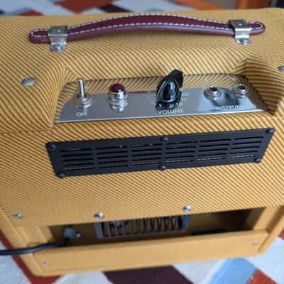 Fender '57 Custom Champ 2-Channel 5-Watt 1x8" Guitar Combo 2016 - Present - Lacquered Tweed image 5