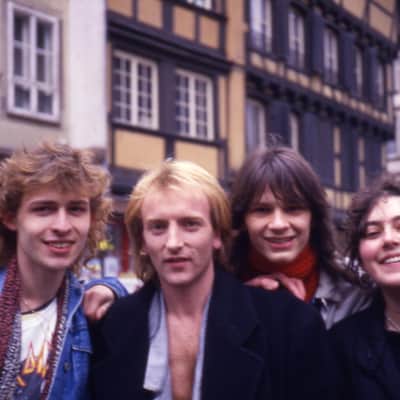 Def Leppard Autograph 1988 (Steve Clark, Joe Elliott...) + Phil Collen’s Guitar Pick 1988 image 12