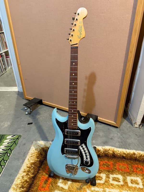Hagstrom III 1960s - Powder Blue image 1