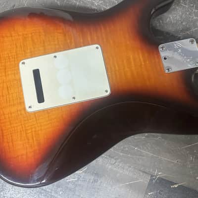 Fender Ultra Stratocaster 1997  Tobacco Burst image 13